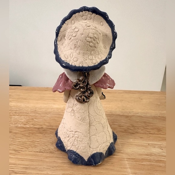 VTG🌻Handmade Ceramic Doll Girl w/Long hair holding a beautiful yellow🌻flower - Picture 3 of 9